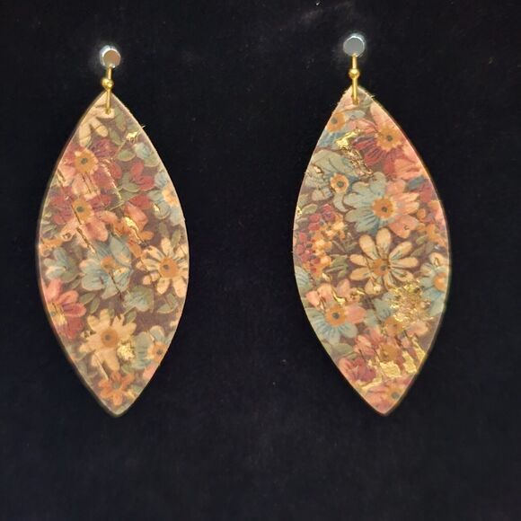 Pink And Blue Flower Cork With Gold Dangling Earrings - Picture 4 of 11